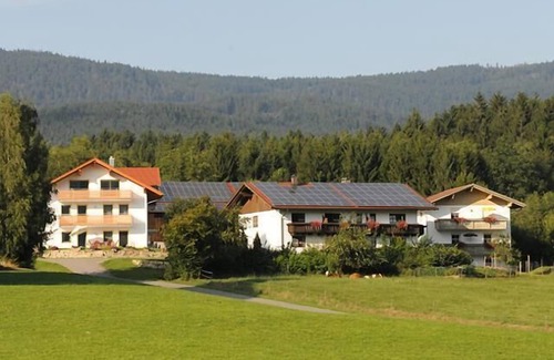 Arnbruck Apartment | Apartment pear - 4 stars - with balcony and high quality equipment
