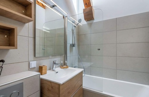 Meribel Village Villa | Apartment Perdrix 2 - Four Bedroom Villa, Sleeps 8