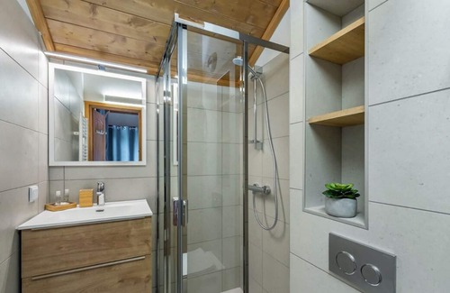 Meribel Village Villa | Apartment Perdrix 2 - Four Bedroom Villa, Sleeps 8