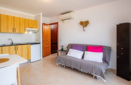 Cala Agulla Apartment | Apartment 'Perleta' with Sea View, Wi-Fi and Air Conditioning