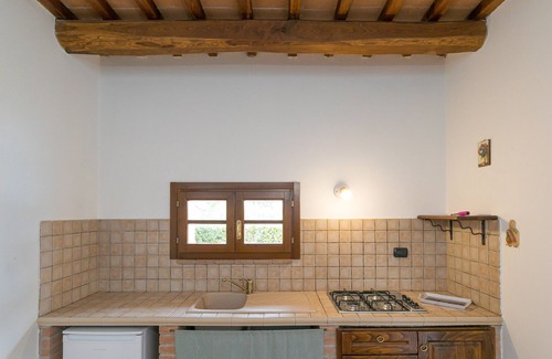 Piombino Apartment | Apartment 'Pino' with Shared Pool, Wi-Fi and Air Conditioning