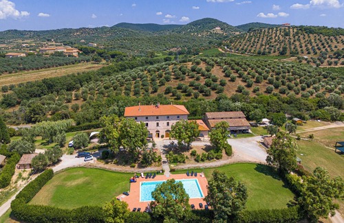 Riotorto Apartment | Apartment 'Poggio alle Forche - Luna' with Shared Pool, Shared Garden and Wi-Fi