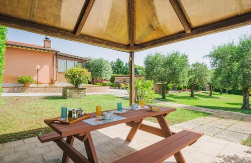 Orentano Apartment | Apartment Ponziani-1 by Interhome