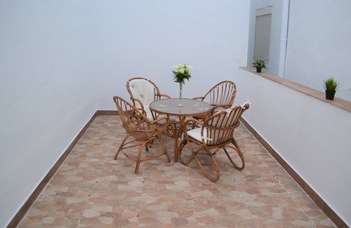 Alicante Apartment | Apartment-Premium-Private Bathroom-Courtyard view-Terrace (B5EV)