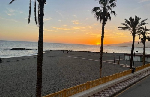 Torrenueva Apartment | Apartment 'Primera Linea De Playa' with Sea View, Wi-Fi and Air Conditioning