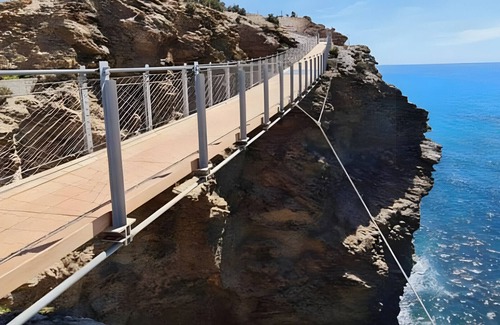 Torrenueva Apartment | Apartment 'Primera Linea De Playa' with Sea View, Wi-Fi and Air Conditioning