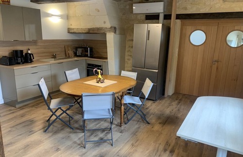 Rou-Marson Apartment | Apartment-Private Bathroom-Gîte Hélène Boucher