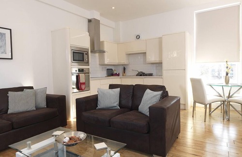 Andover Apartment | Apartment-Private Bathroom-One Bedroom