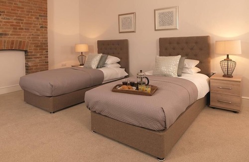 Andover Apartment | Apartment-Private Bathroom-One Bedroom