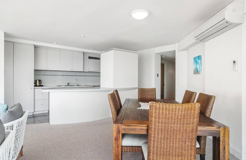 Scarborough Apartment | Apartment R306 - ultimate beachfront destination!
