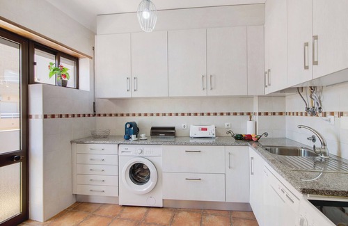 Vila Real Santo Antonio Apartment | Apartment 'Refúgio Do Mar' with Balcony, Wi-Fi and Air Conditioning
