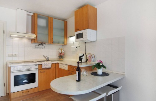 Daisendorf Apartment | Apartment 'Renner' with Private Terrace and Wi-Fi