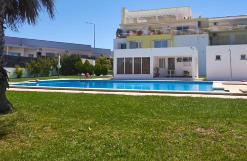 Zambujal Apartment | Apartment Residence Arrabida in Sesimbra - 6 persons, 3 bedrooms