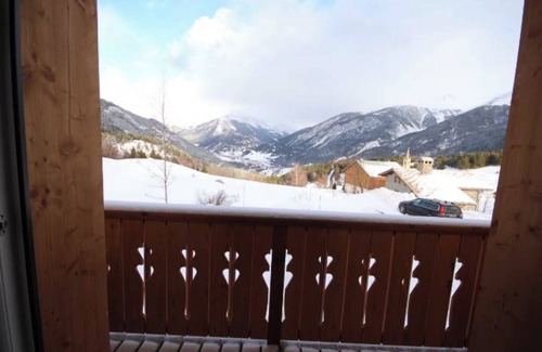 Sollieres-Sardieres Apartment | Apartment 'Résidence Du Parc - 9 Personnes' with Mountain View, Shared Garden and Wi-Fi