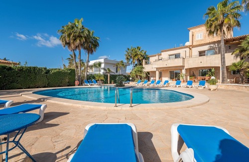 Cala Santany Apartment | Apartment 'Residencial Planta Baja Vista Mar' with Sea View, Shared Pool and Wi-Fi