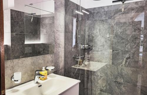 Piazzogna Apartment | Apartment Residenza Miralago Apt- C28 by Interhome