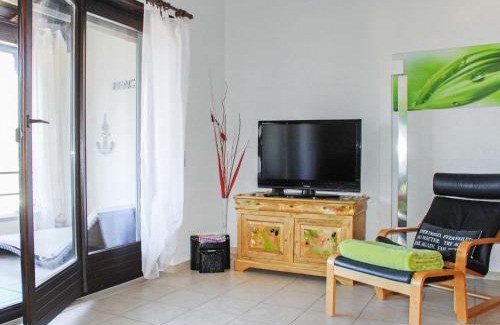 Piazzogna Apartment | Apartment Residenza Miralago Apt- C27 by Interhome