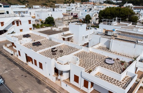 Lido Conchiglie Apartment | Apartment 'Respiro Del Mare 4' with Sea View, Wi-Fi and Air Conditioning