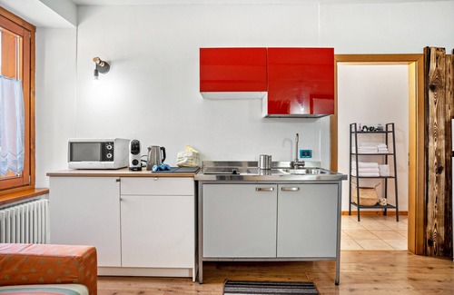 Almazzago Apartment | Apartment 'Ride Home 1' with Mountain View, Shared Garden and Wi-Fi