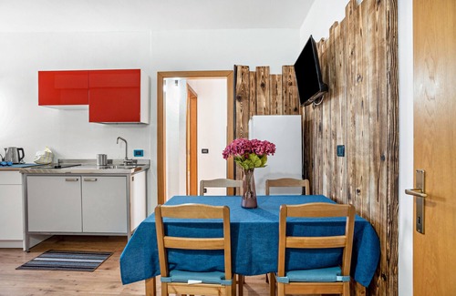 Almazzago Apartment | Apartment 'Ride Home 1' with Mountain View, Shared Garden and Wi-Fi