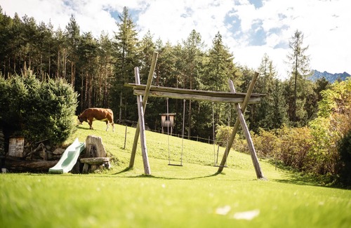 Campo Tures Apartment | Apartment 'Rieplechn App Sonnenparadies' with Mountain View, Shared Garden and Wi-Fi