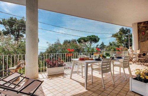 Marina del Cantone Apartment | Apartment 'Rooftopnerano - Amazing Sea View' with Sea View, Wi-Fi and Air Conditioning