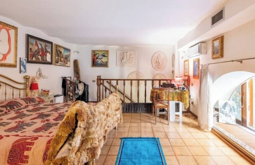 Trastevere Apartment | Apartment 'Roma Magica' with Private Pool, Wi-Fi and Air Conditioning