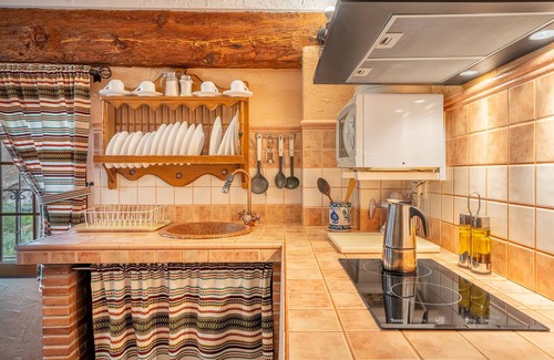 Hinojares Apartment | Apartment 'Romero' with Mountain View, Wi-Fi and Air Conditioning