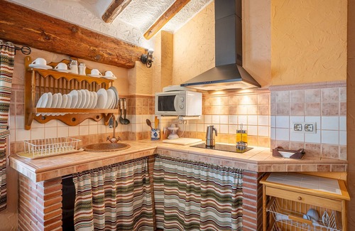 Hinojares Apartment | Apartment 'Romero' with Mountain View, Wi-Fi and Air Conditioning