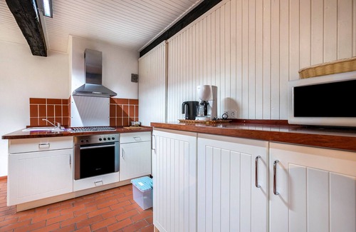 Rodenas Apartment | Apartment 'Rosenwohnung' with Shared Garden and Wi-Fi
