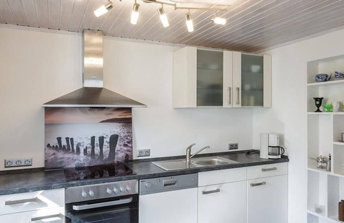 Massweiler Apartment | Apartment Rothhaar - apartment/apartment, shower and bath, toilet, 2 bedrooms
