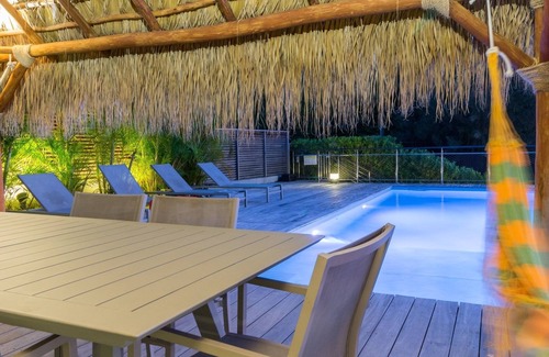 Tartane Apartment | Apartment-Royal-Wet room-Partial sea view-Piscine et Salle de Sport