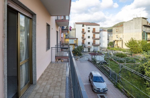 Capri Leone Apartment | Apartment 'Sicilia Bedda House' with Balcony and Wi-Fi