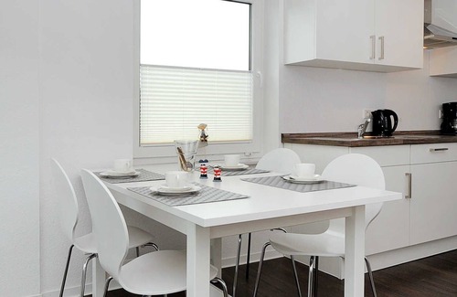 Bensersiel Apartment | Apartment sailboat - House Kunterbunt