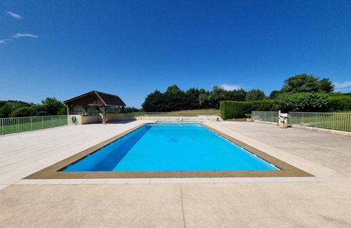 Saint-Genies Apartment | Apartment - Saint Génies- 4 pers - Swimming pool