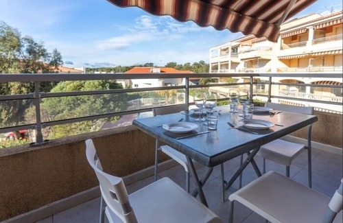 Boulouris-sur-Mer Apartment | Apartment Saint-Raphaël - 2 bedrooms - 3 beds - 1 bathroom