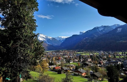Samoens Apartment | Apartment 'Samoëns' with Mountain View, Private Garden and Wi-Fi