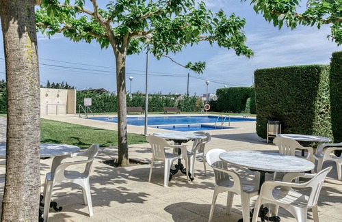 Sant Antoni de Calonge Apartment | Apartment 'Sant Antoni' with Sea View, Shared Pool and Wi-Fi
