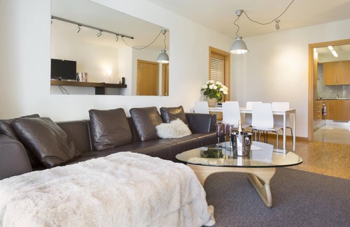 Sant Gervasi Apartment | Apartment Sant Gervasi 3 rooms with Terrace and optional parking -WiFi Free