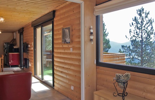 Les Angles Apartment | Apartment SAPIN in chalet overlooking Lake Matemale