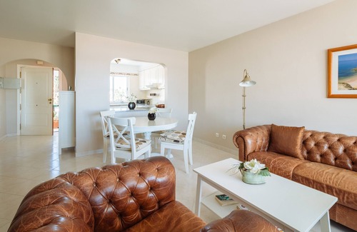 Alporchinhos Apartment | Apartment Sara directly on the sea with sea view