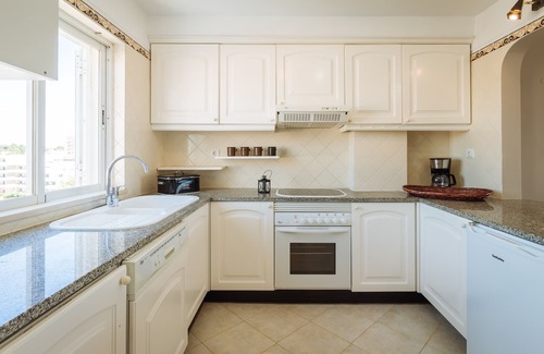 Alporchinhos Apartment | Apartment Sara directly on the sea with sea view