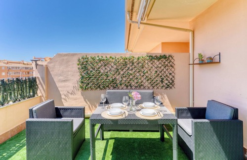 Arroyo de la Miel Apartment | Apartment 'Sea Views - 2 Bedrooms' with Shared Pool, Wi-Fi and Air Conditioning