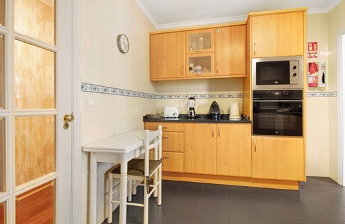 Sao Martinho Apartment | Apartment 'Seaside Escape' with Sea View, Balconies & Wi-Fi