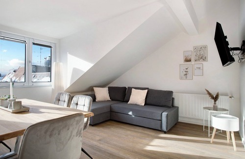 Friedrichshafen Apartment | Apartment 'Seeblick Und Doch Zentral' with Lake View and Wi-Fi