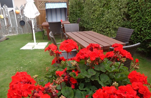 Kuehlungsborn Apartment | Apartment 'Seestern' with Shared Garden and Wi-Fi