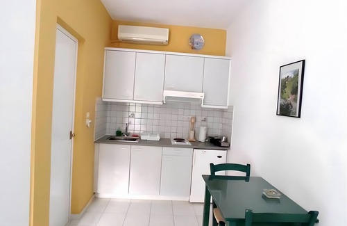 Kipri Apartment | Apartment 'Serenity' with Mountain View, Wi-Fi and Air Conditioning