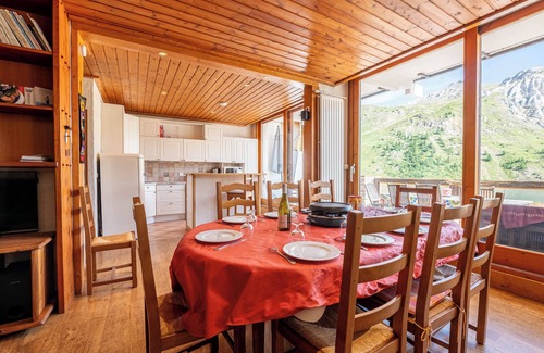 Tignes le Lac Apartment | Apartment 'Shamrock 2B' with Mountain View, Balcony and Wi-Fi