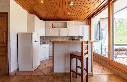 Tignes le Lac Apartment | Apartment 'Shamrock 2B' with Mountain View, Balcony and Wi-Fi