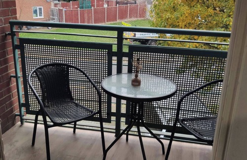 Alibon Apartment | Apartment - Sleeps 4 - Balcony - Parking